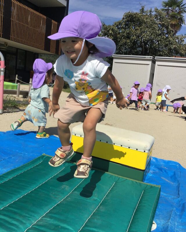 跳び箱楽しいな😊😊😊

Jumping boxes are fun 😊😊😊😊

#Cloudclass（2歳児）
#跳び箱ジャンプ
#楽しい
#運動
#フルムーンインターナショナルこども園おおの